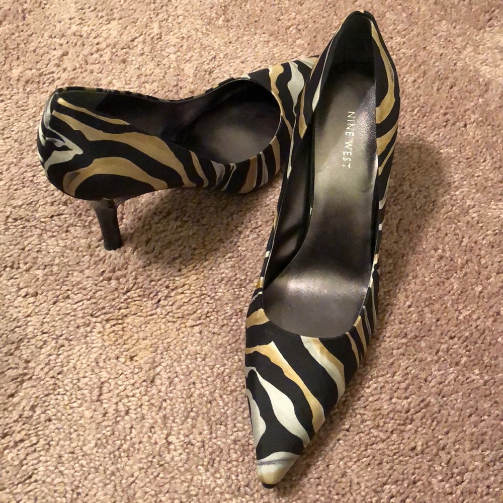 Nine West Size 11 Stripe Pump